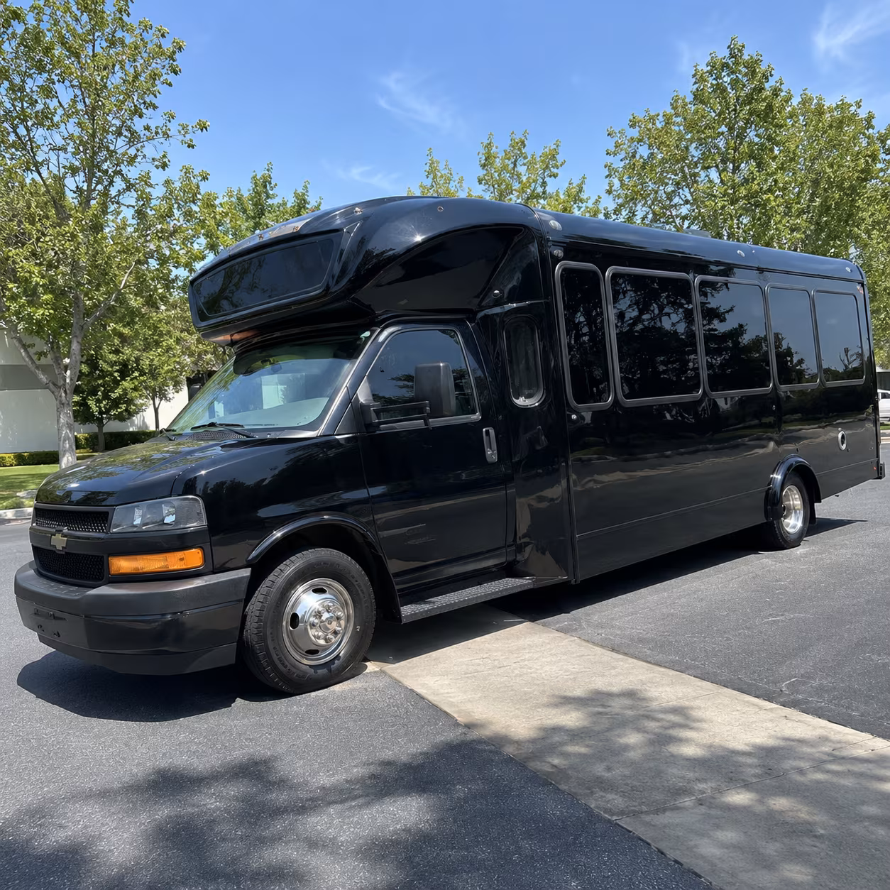 bachelor and bachelorette party buses in tulsa