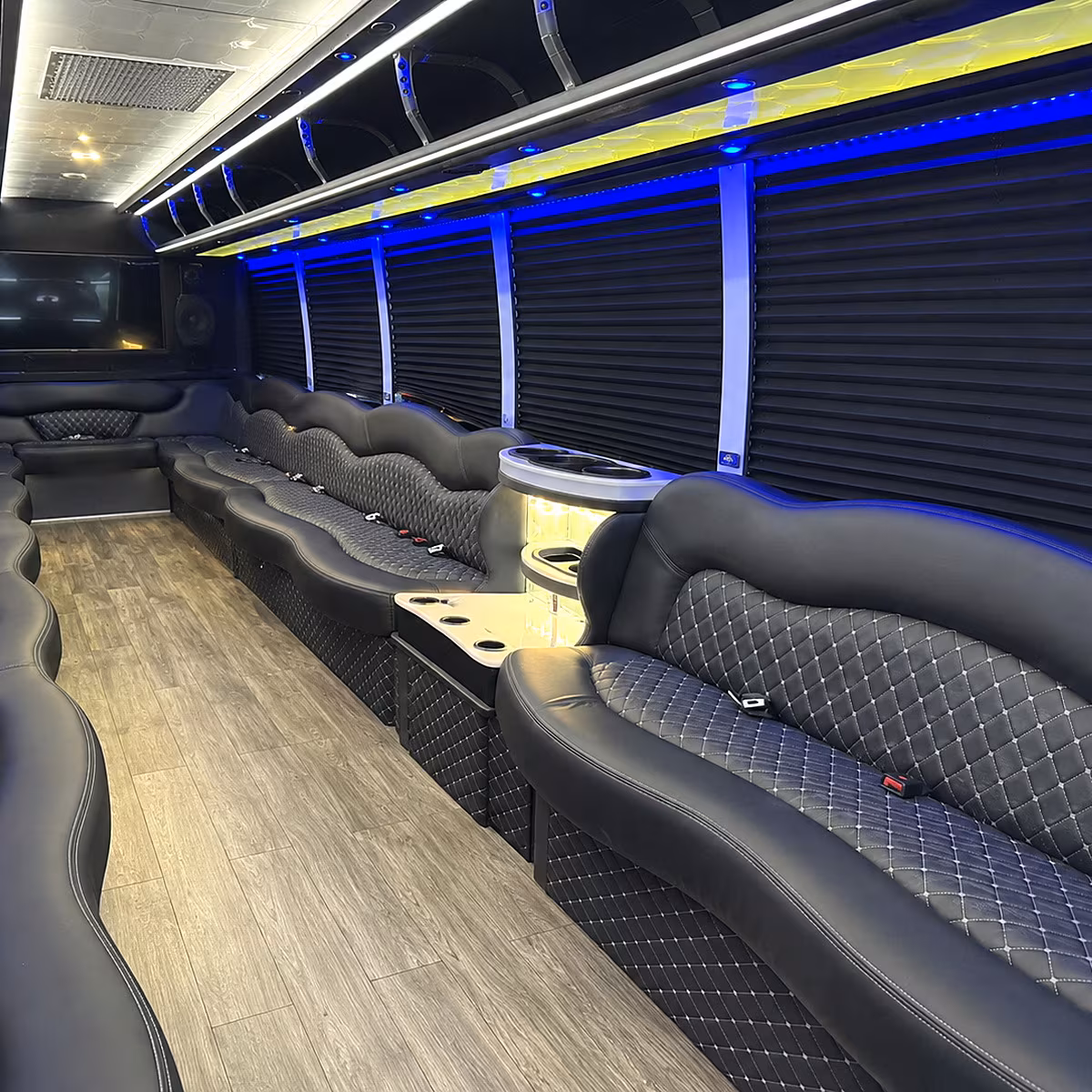 why rent using tulsaminibuscompany com
