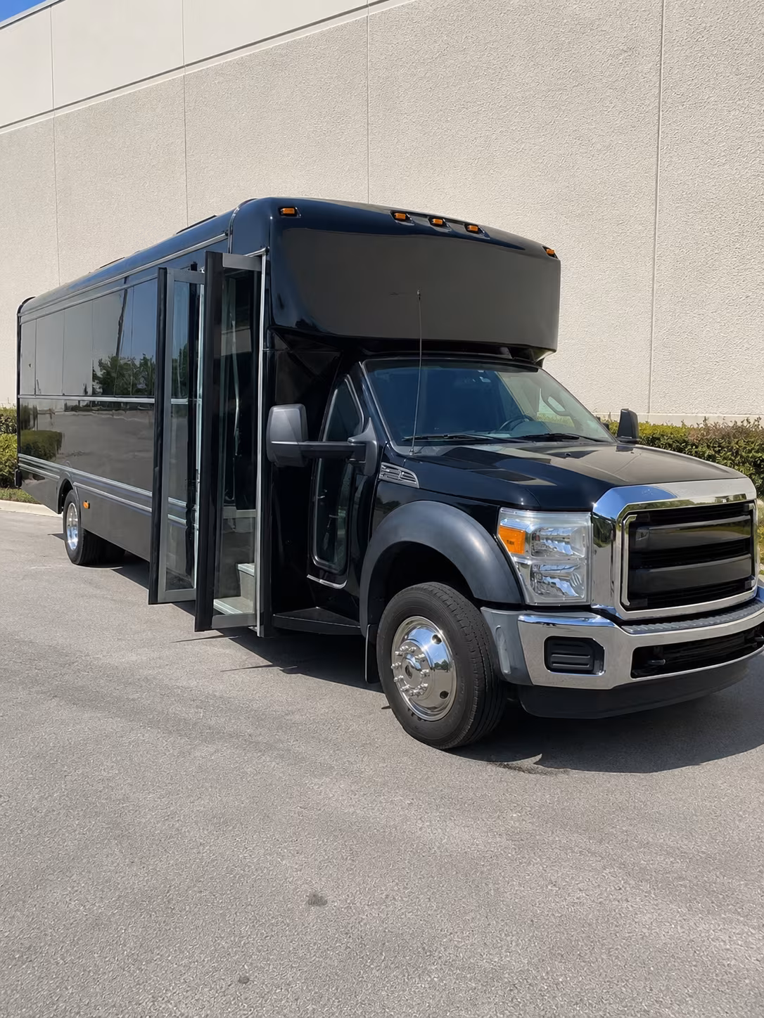 wine tour bus rentals to vineyards near tulsa and across northeastern oklahoma